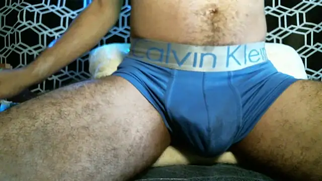 Sir-meltsclearrockzalot online show from March 23, 2026, 3:49 pm