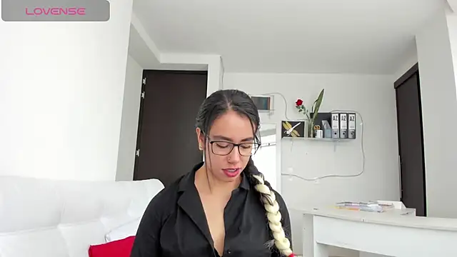 Snapshot of susana_monroy chatting on February 23, 2026, 6:27 pm susana monroy online show from February 23, 2026, 6:27 pm