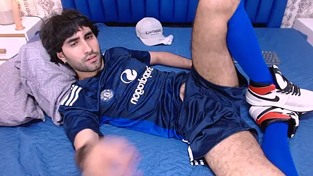 MilanZaire online show from March 22, 2025, 4:56 am