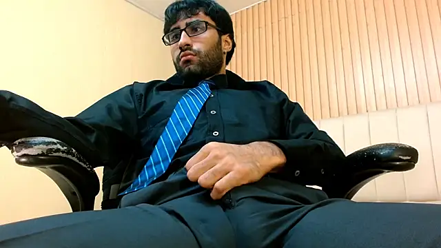 MilanZaire online show from January 10, 2026, 11:09 pm