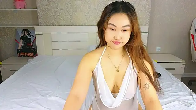 Diana Moon  online show from December 15, 2025, 2:05 am