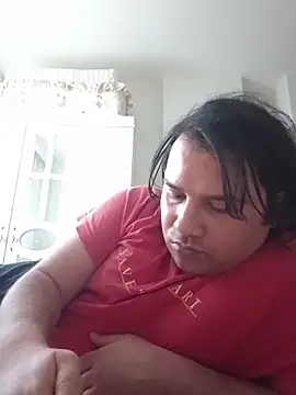 raducelfrumos99 online show from March 11, 2026, 2:23 pm