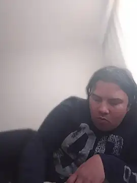 raducelfrumos99 online show from April 14, 2026, 11:27 am