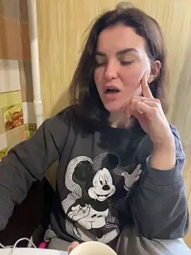 Snapshot of Karolina_llove chatting on December 6, 2024, 8:59 am Karolina llove online show from December 6, 2024, 8:59 am