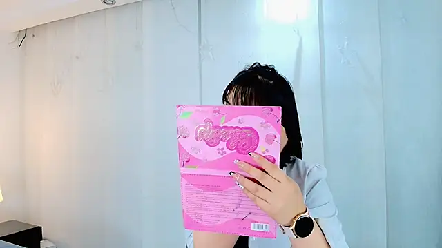 lina bedoya  online show from September 22, 2025, 11:34 am