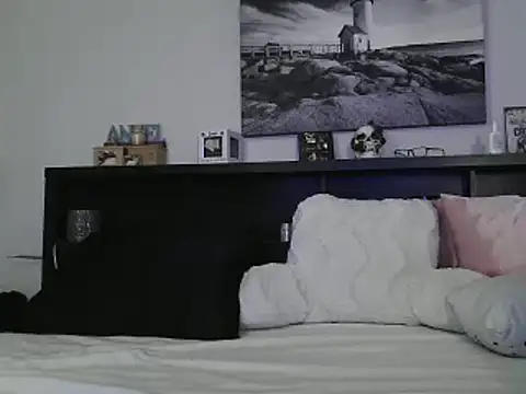 CrystalLakeXO online show from February 1, 2025, 8:29 am