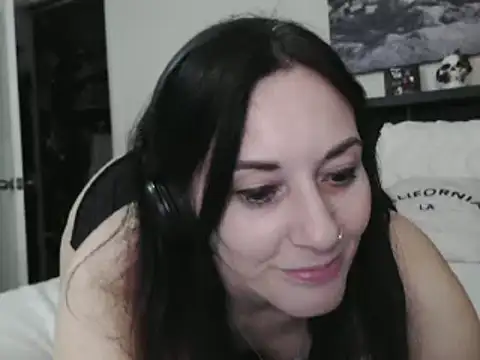 CrystalLakeXO online show from February 6, 2025, 9:22 am