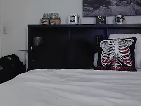 CrystalLakeXO online show from February 21, 2025, 5:56 am