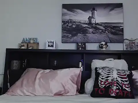 CrystalLakeXO online show from March 3, 2025, 4:58 am