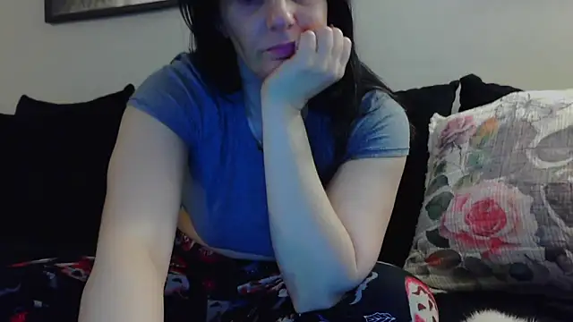 CrystalLakeXO online show from October 10, 2025, 4:33 am