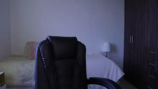 SaraParisi online show from October 2, 2025, 10:17 pm