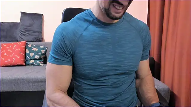HotHunkTrainer online show from December 17, 2024, 12:33 pm
