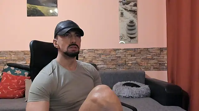 HotHunkTrainer online show from February 22, 2026, 9:19 am