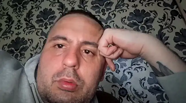 Snapshot of Basszos88i chatting on December 8, 2024, 4:28 pm Basszos88i online show from December 8, 2024, 4:28 pm