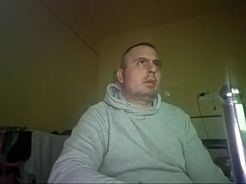 Snapshot of Basszos88i chatting on January 9, 2025, 9:47 pm Basszos88i online show from January 9, 2025, 9:47 pm