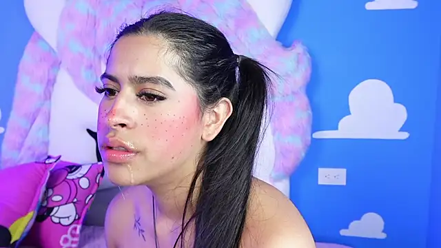 miss romyna online show from March 3, 2025, 2:04 pm