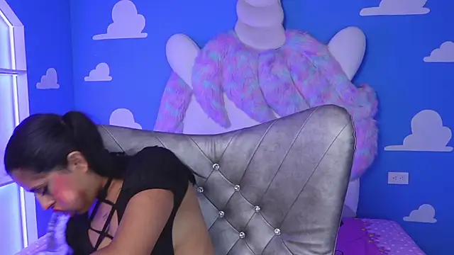 miss romyna online show from October 1, 2025, 11:05 am