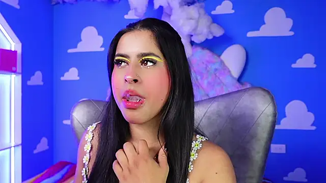 miss romyna online show from May 26, 2026, 11:06 am
