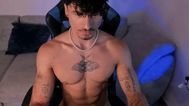 Snapshot of Thomas_Fit1 chatting on July 1, 2026, 1:02 pm Thomas Fit1 online show from July 1, 2026, 1:02 pm