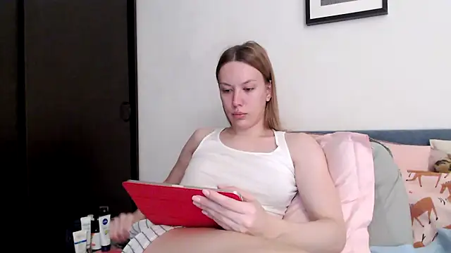 Snapshot of Scarlettford chatting on November 9, 2025, 3:21 pm Scarlettford online show from November 9, 2025, 3:21 pm