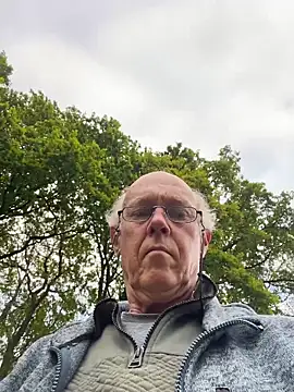 Snapshot of martxxxxx chatting on May 20, 2026, 5:52 pm martxxxxx online show from May 20, 2026, 5:52 pm