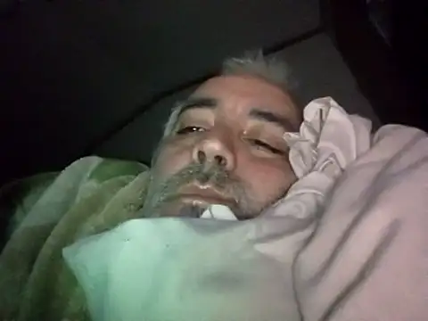 Xoc8  online show from February 6, 2026, 4:17 am