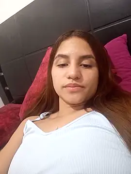 AnthonelaDuque online show from January 12, 2025, 10:01 pm