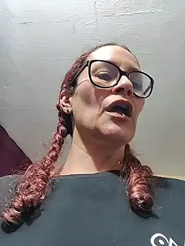 Snapshot of SelenaHouston chatting on February 11, 2026, 11:43 pm SelenaHouston online show from February 11, 2026, 11:43 pm