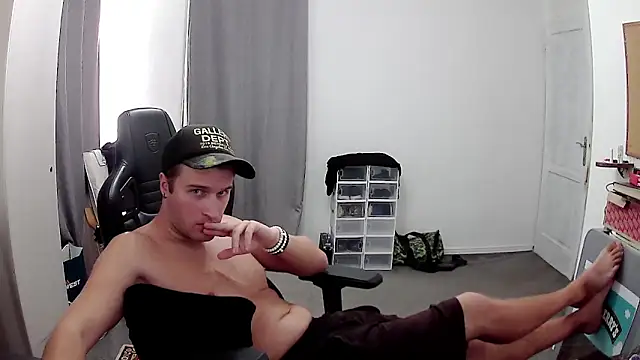 Snapshot of PKrisztian chatting on September 29, 2025, 6:46 pm PKrisztian online show from September 29, 2025, 6:46 pm