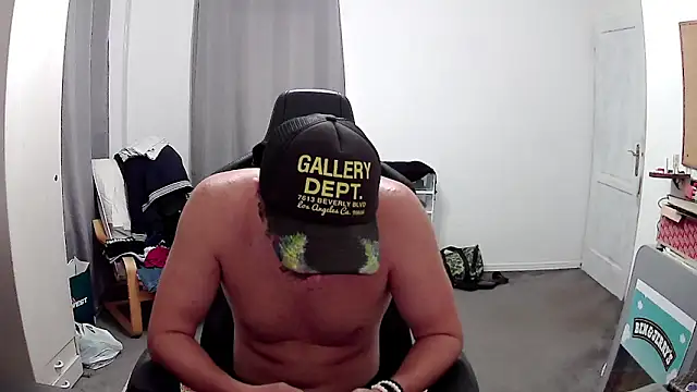 Snapshot of PKrisztian chatting on October 3, 2025, 4:04 pm PKrisztian online show from October 3, 2025, 4:04 pm