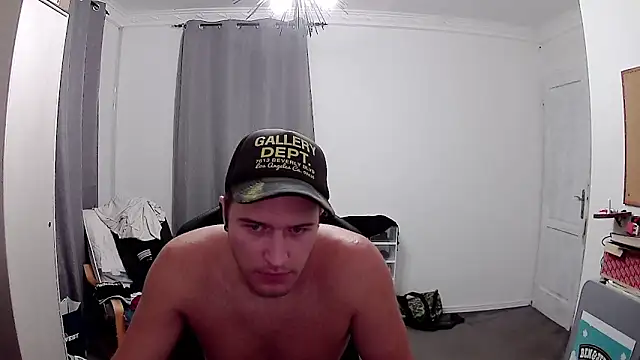 Snapshot of PKrisztian chatting on October 5, 2025, 6:50 pm PKrisztian online show from October 5, 2025, 6:50 pm