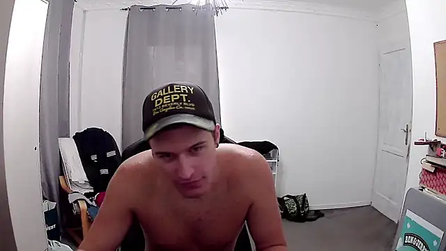 Snapshot of PKrisztian chatting on October 7, 2025, 1:30 pm PKrisztian online show from October 7, 2025, 1:30 pm