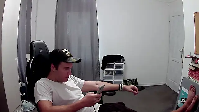 Snapshot of PKrisztian chatting on October 8, 2025, 7:28 am PKrisztian online show from October 8, 2025, 7:28 am