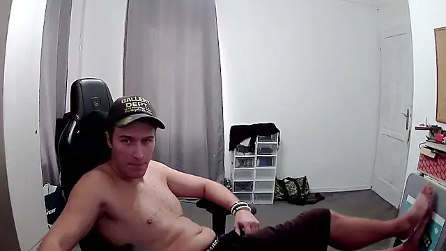 Snapshot of PKrisztian chatting on October 10, 2025, 10:47 am PKrisztian online show from October 10, 2025, 10:47 am