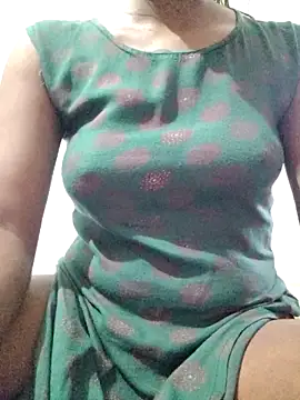 rituporna2004 online show from September 28, 2025, 1:55 am