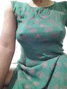 rituporna2004 online show from December 5, 2025, 1:20 pm