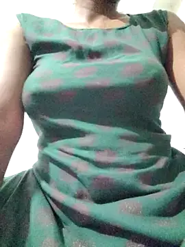 rituporna2004 online show from April 19, 2026, 1:54 pm