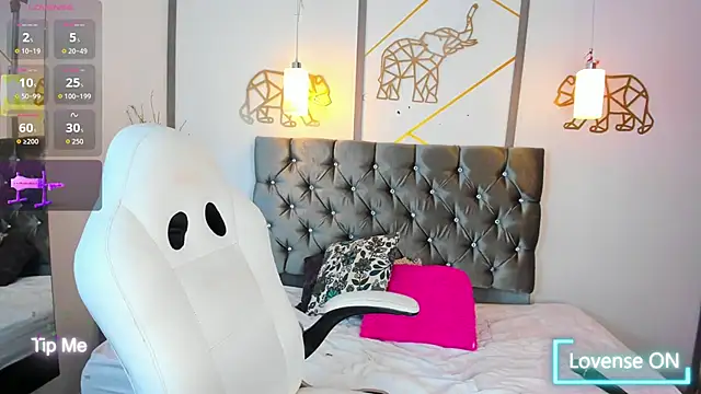 SalmaZaman online show from October 8, 2025, 7:55 pm