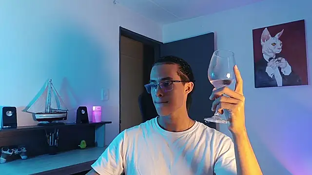 alejo x3 online show from December 2, 2025, 1:11 am