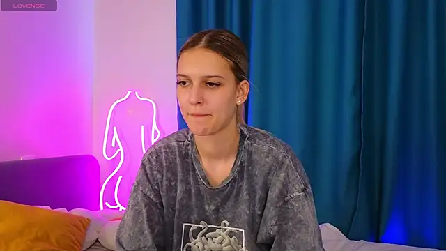 Snapshot of KimberliDean chatting on February 28, 2025, 9:04 am KimberliDean online show from February 28, 2025, 9:04 am