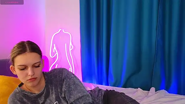 Snapshot of KimberliDean chatting on February 28, 2025, 12:09 pm KimberliDean online show from February 28, 2025, 12:09 pm