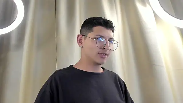 a lejandro 0 8 online show from February 6, 2025, 8:07 am