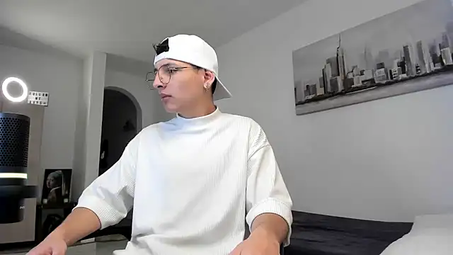 a lejandro 0 8 online show from March 11, 2025, 12:50 pm