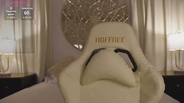 Antonellaparis  online show from September 29, 2025, 2:38 am