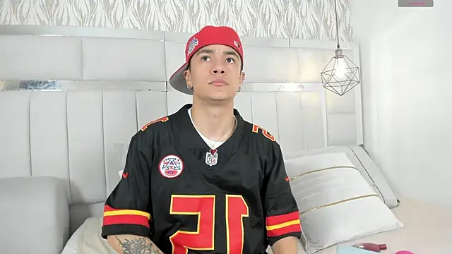 Snapshot of 1m_Joel chatting on November 16, 2025, 4:40 am 1m Joel online show from November 16, 2025, 4:40 am