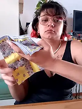 ConeNella online show from December 11, 2024, 3:26 pm