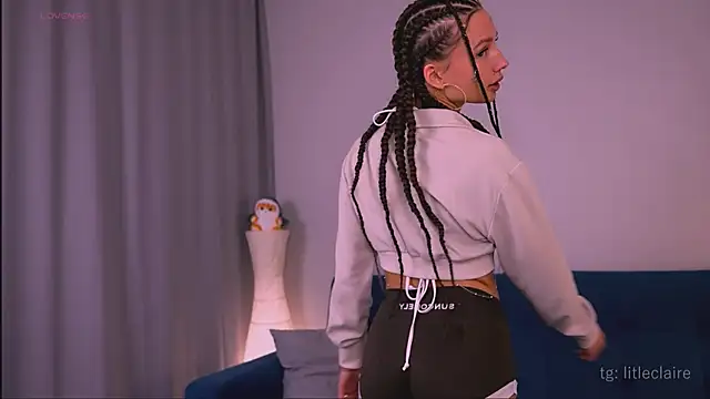 new Claire online show from November 8, 2025, 4:07 pm