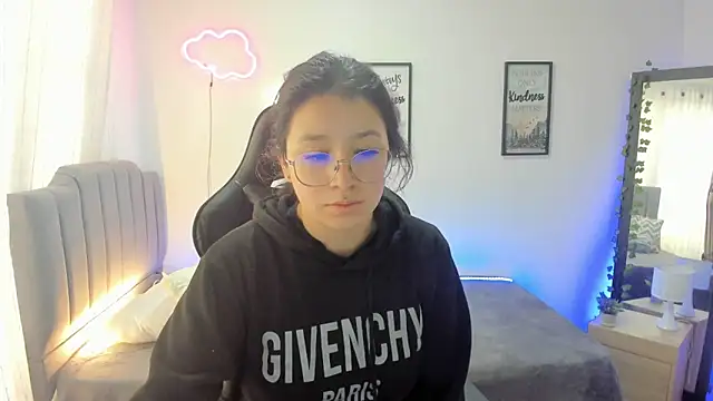 Amy joones online show from January 30, 2025, 1:21 pm