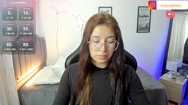 Amy joones online show from March 22, 2025, 11:11 am