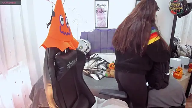 Amy joones online show from October 24, 2025, 12:45 pm